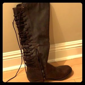 BOOTS! BOOTS! BOOTS!